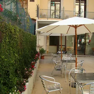 La Terrassa Πανσιόν